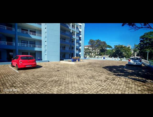 4 BEDROOM APARTMENT FOR SALE IN MARGATE NORTH BEACH